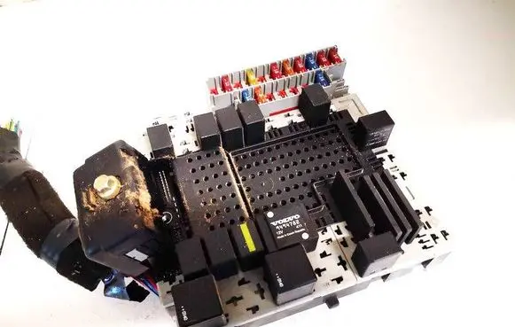 Volvo V70 Fuse box set 9441582