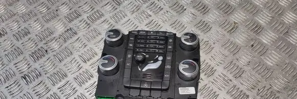 Head unit multimedia control
