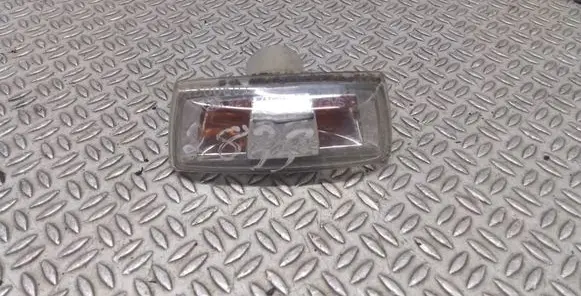Opel Meriva B Front fender indicator light 13252455