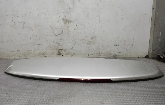 Tailgate/trunk spoiler