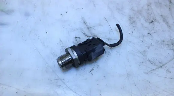BMW 3 E90 E91 Crankshaft position sensor 0281002