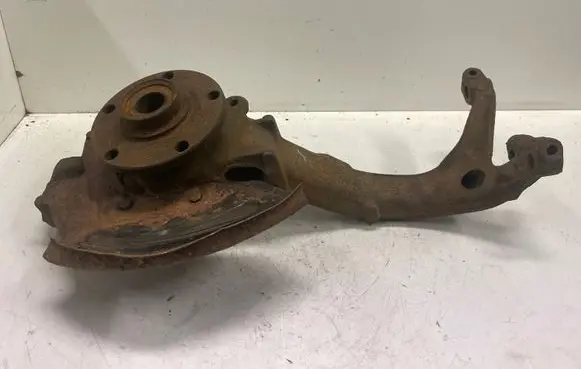 Volkswagen PASSAT B5 Front lower control arm/wishbone