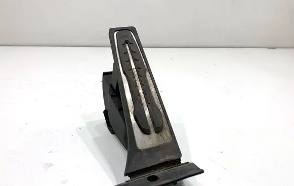 BMW 5 G30 G31 G38 Accelerator throttle pedal 6889824