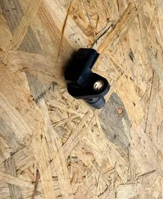 Volvo XC90 Camshaft position sensor 30713370
