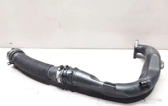 Nissan Qashqai Turbo air intake inlet pipe/hose 8200645723