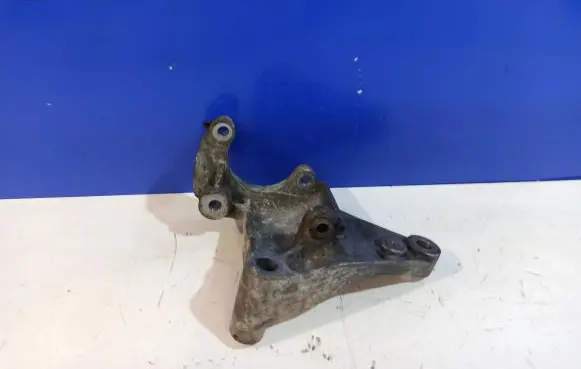 Saab 9-3 Ver2 Power steering pump mounting bracket 55354828