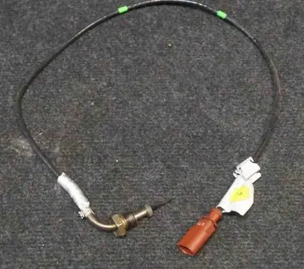 Volkswagen Jetta VI Oil temperature sensor 04L906088DK