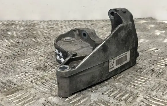 BMW 3 E90 E91 Power steering pump mounting bracket 7693974118 676816902L