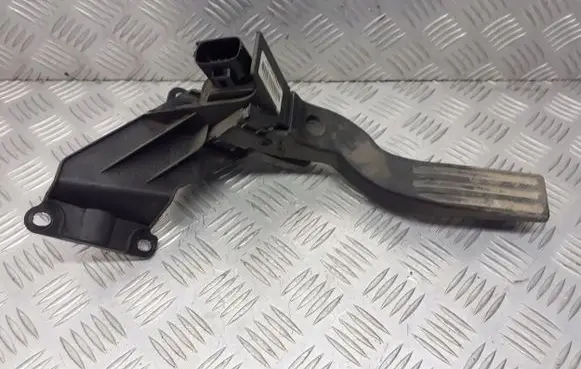 Ford Mondeo Mk III Brake pedal 2S719F836DA
