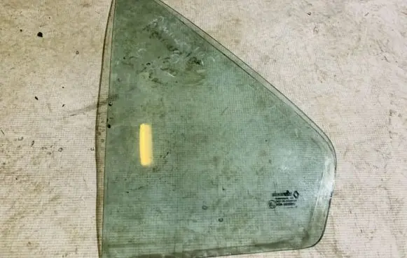 Renault 19 Rear vent window glass 