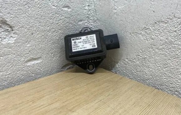 Volkswagen PASSAT B5.5 ESP acceleration yaw rate sensor 8E0907637A 0009061 0265005245