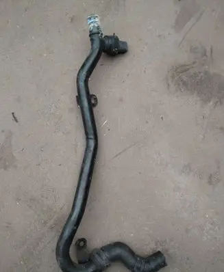 Volkswagen PASSAT B7 Engine coolant pipe/hose 5N0121063