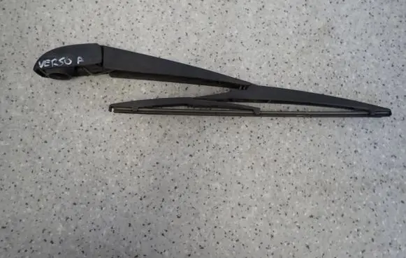 Toyota Verso Front wiper blade arm