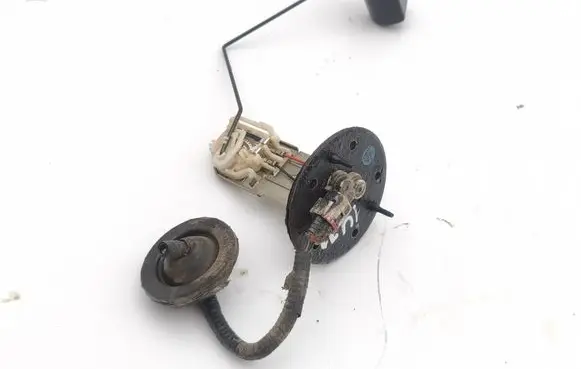 Lexus IS 220D-250-350 Fuel level sensor 