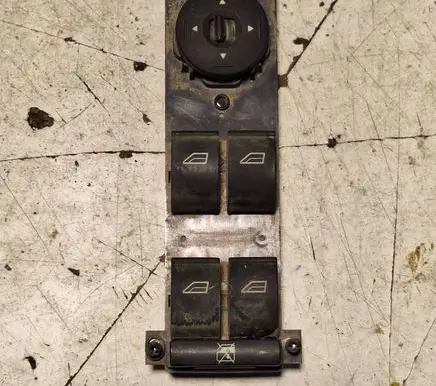 Ford Focus C-MAX Electric window control switch 3M5T14A132AF 03168104