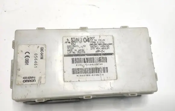Mitsubishi L200 Fuse module G8C541MA3 8637A104