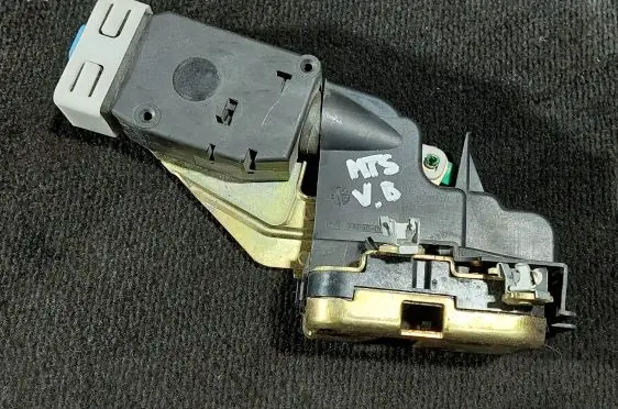 Mitsubishi Space Star Front door lock 1197