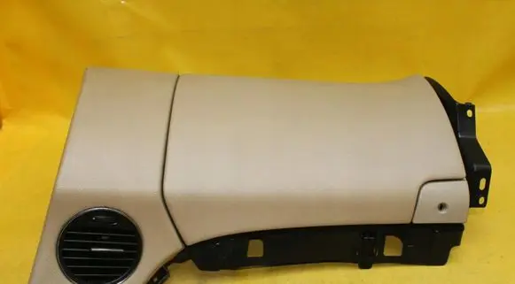 Mercedes-Benz CLS C219 Glove box
