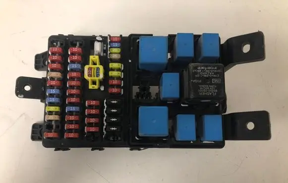 Hyundai i10 Fuse module 911220X870