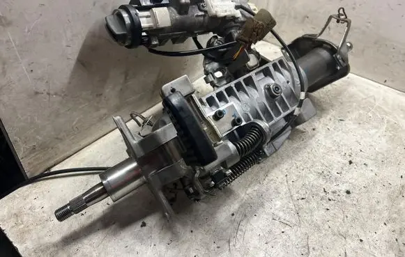 Nissan Pathfinder R51 Steering wheel axle 1034838