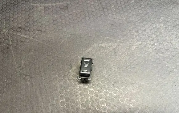 Infiniti FX Seat heating switch 34228