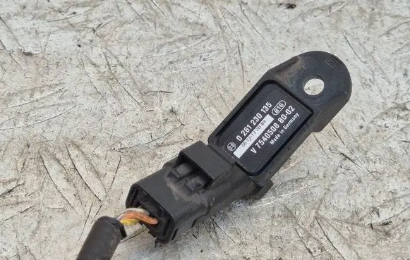 Mini One - Cooper Coupe R56 Air pressure sensor 0261230135 V754050880 7540508