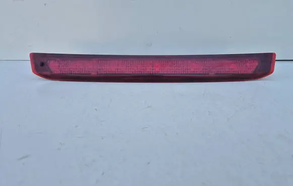 Third/center stoplight