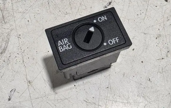 Volkswagen Touran II Passenger airbag on/off switch 1Y0919228B