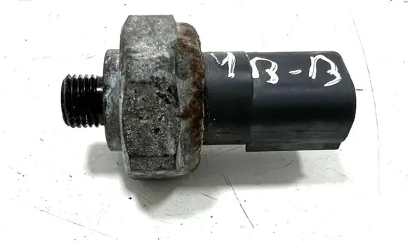 Mercedes-Benz B W245 Air conditioning (A/C) pressure sensor 
