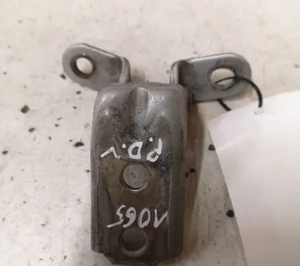 Hyundai Santa Fe Front door upper hinge
