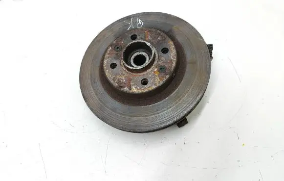 Renault Twingo II Front wheel hub