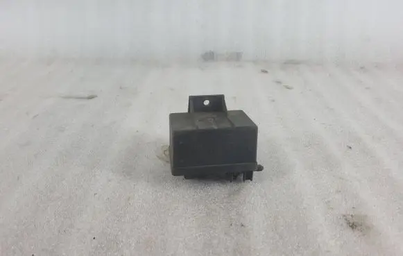 Peugeot 407 Glow plug pre-heat relay 0281003018