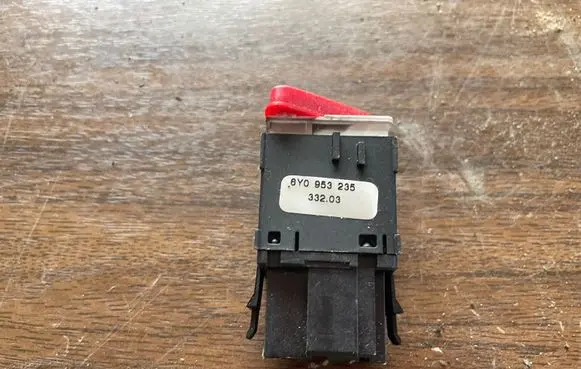 Skoda Fabia Mk1 (6Y) Hazard light switch 6Y0953235