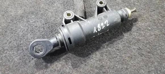BMW 3 E46 Clutch master cylinder 215216638992 21.52-1163899.2