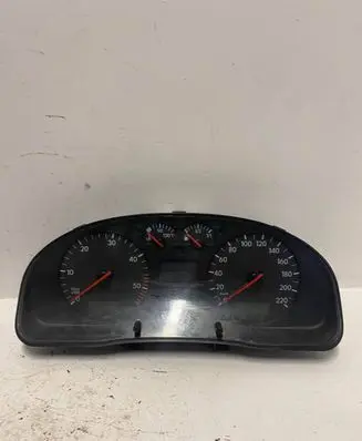 Volkswagen PASSAT B5 Speedometer (instrument cluster) 3B0919881P 110008794