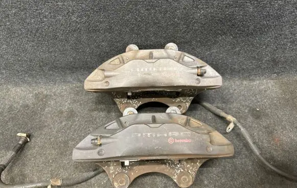 Chevrolet Camaro Front brake caliper
