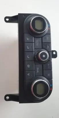Nissan Qashqai Climate control unit