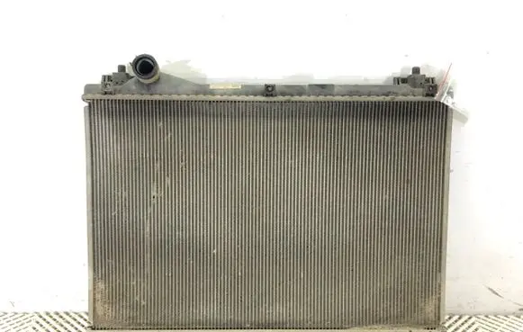 Suzuki Grand Vitara II Coolant radiator