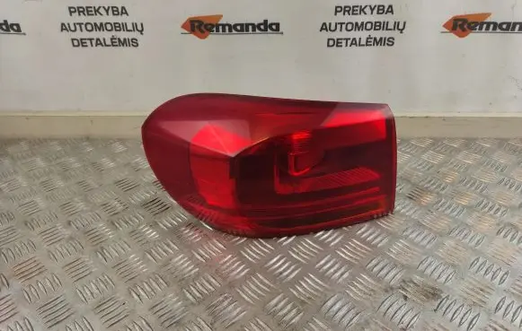 Volkswagen Tiguan Rear/tail lights 5N0945095Q
