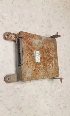 Mazda 323 F Engine control unit/module Z5B518881A E2T86886M