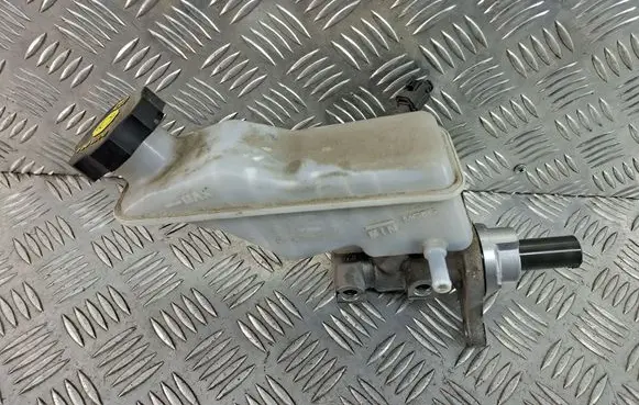 Hyundai Tucson TL Master brake cylinder 