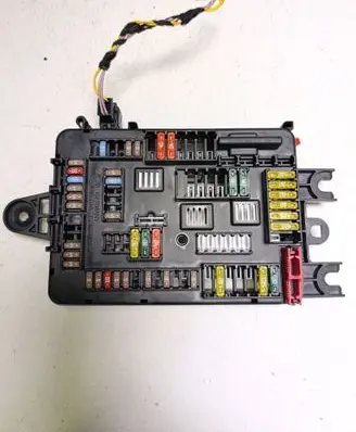 BMW 1 F20 F21 Fuse module 9261111 10688710