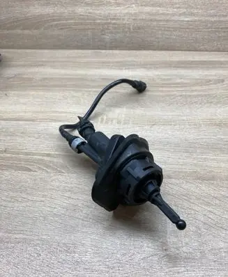 Ford C-MAX II Clutch master cylinder 3M517A543AE KG19300