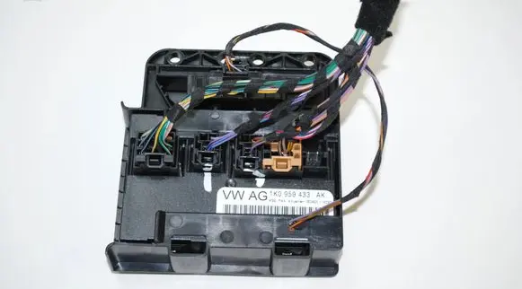 Volkswagen Jetta V Central body control module 1K0959433