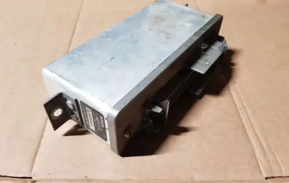 BMW 7 E32 ABS control unit/module 0265103047