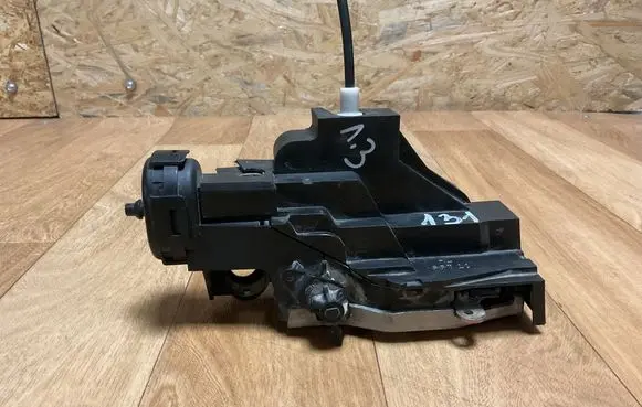 Mercedes-Benz A W168 Rear door lock A1687300135