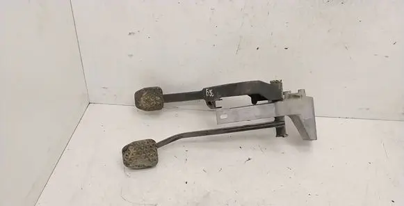 BMW 3 E36 Pedal assembly 1161962