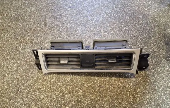 Ford Mustang V Dash center air vent grill