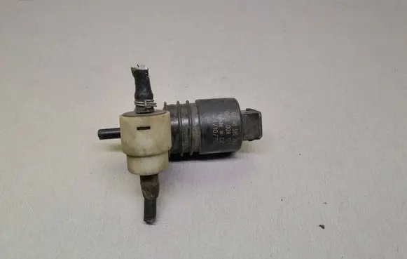 Opel Zafira A Windscreen/windshield washer pump 90585762 002008