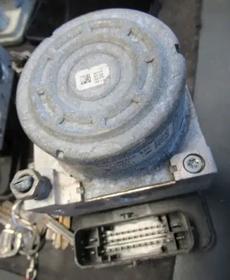 Peugeot 2008 I ABS Pump 9807180280
